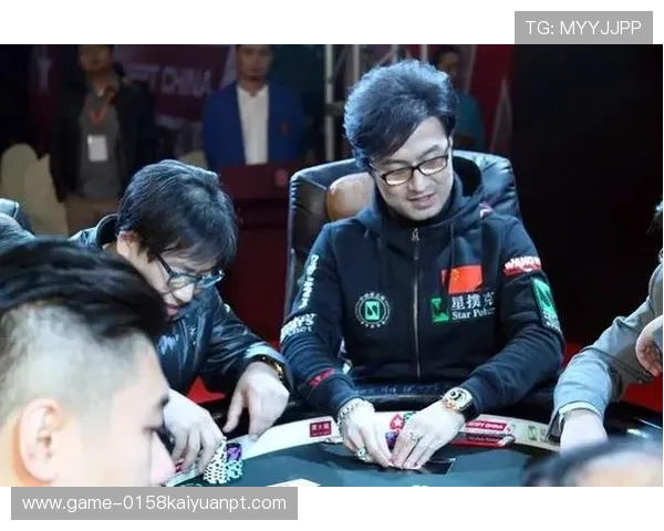 官方正版真人电竞棋牌下载，提供多样化的棋牌玩法和实时在线竞技体验